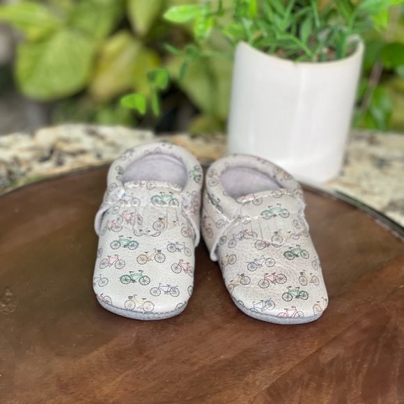 Freshly Picked bicycle design leather soft sole Oxfords Baby size 3 - Picture 5 of 6